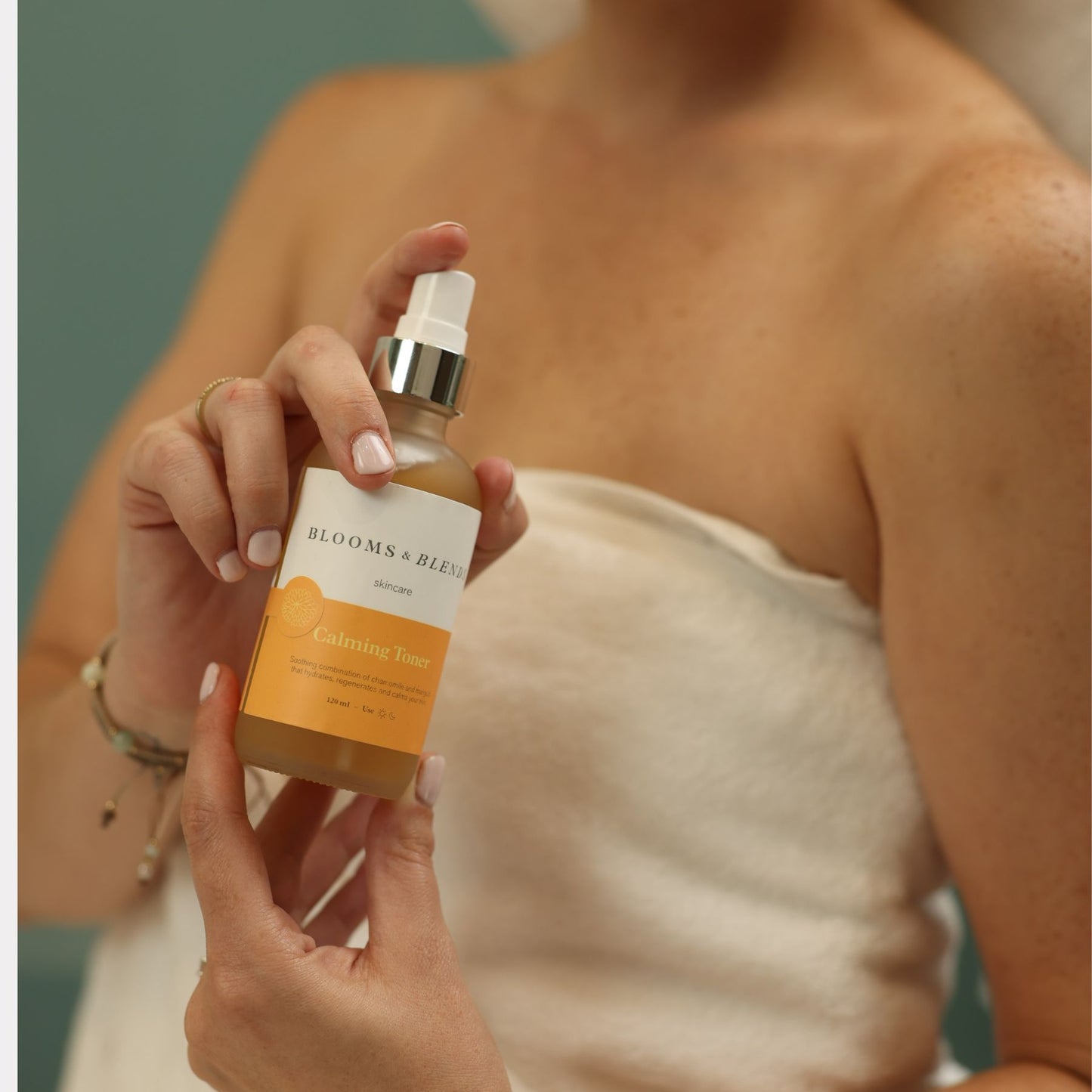 
                  
                    Calming Toner - Tónico Facial
                  
                